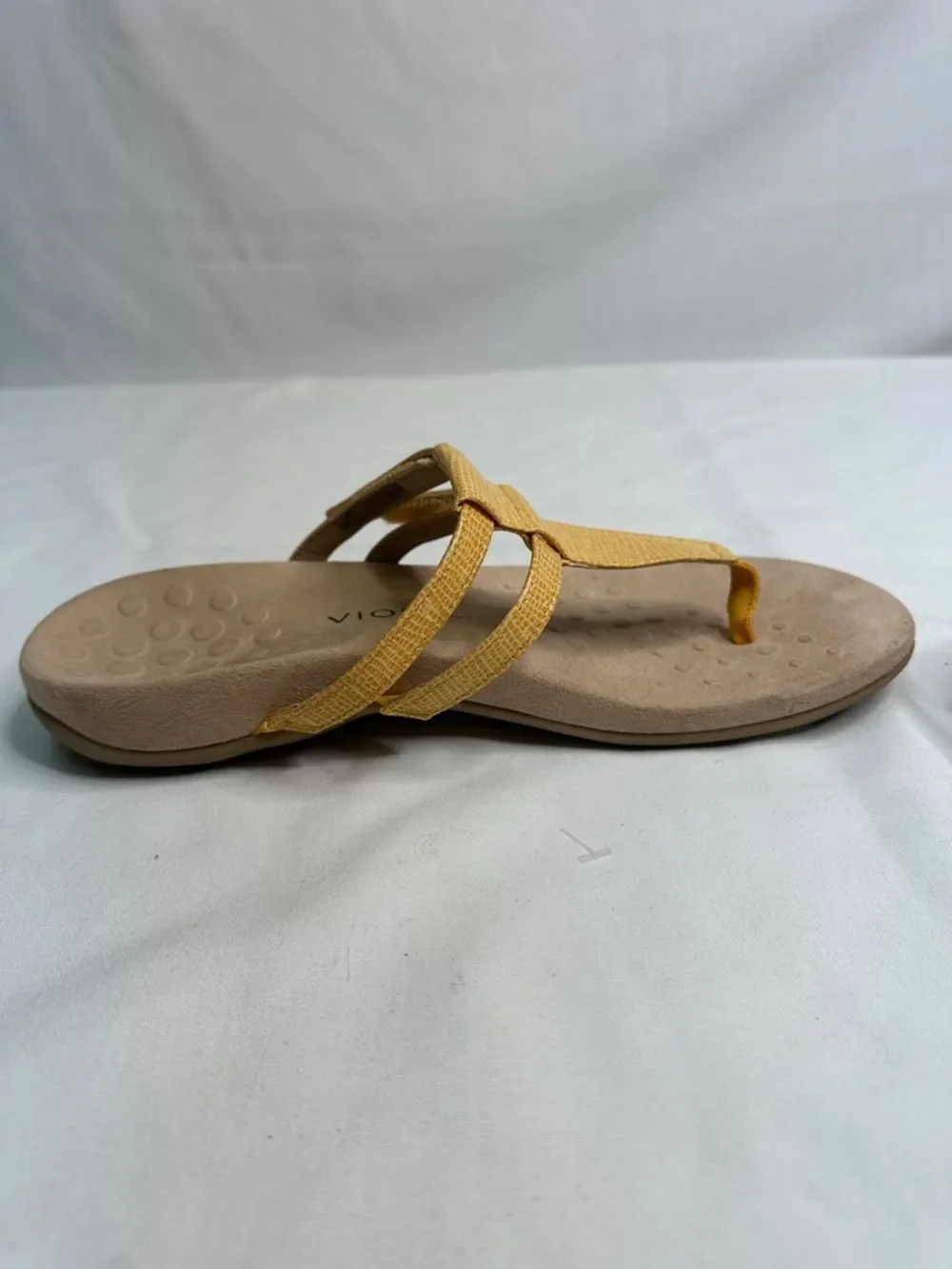 Vionic Yellow Strappy Toe-Post Sandals
